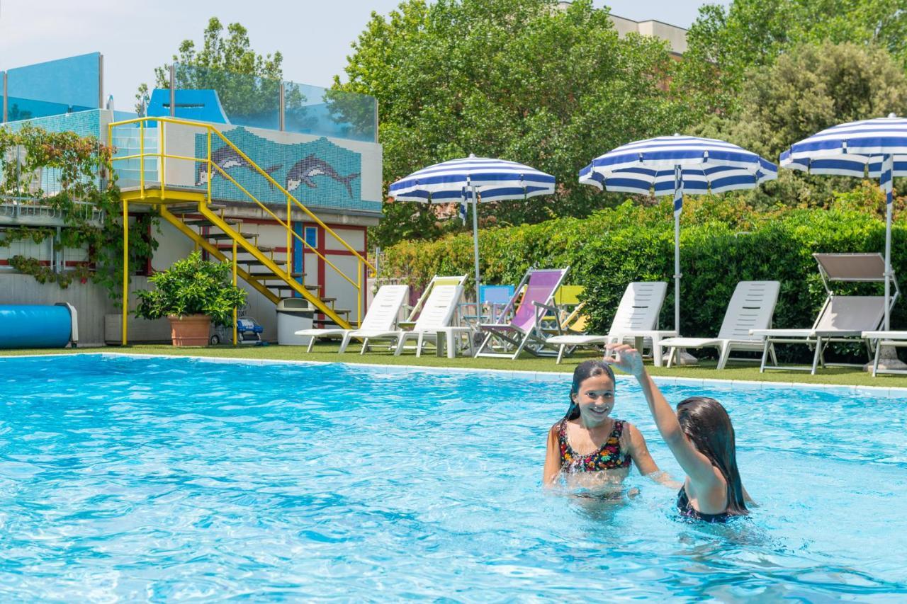 Hotel Caesar Cesenatico Dış mekan fotoğraf