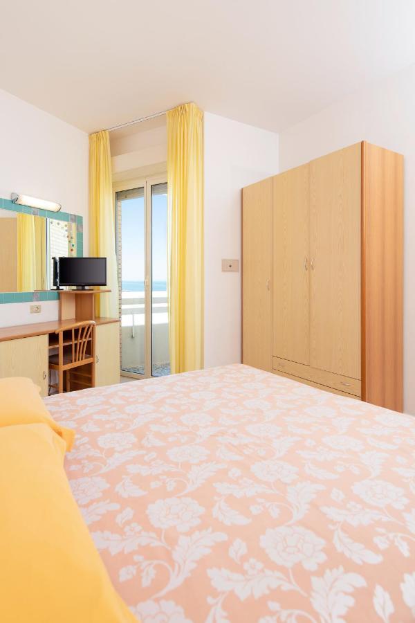 Hotel Caesar Cesenatico Dış mekan fotoğraf
