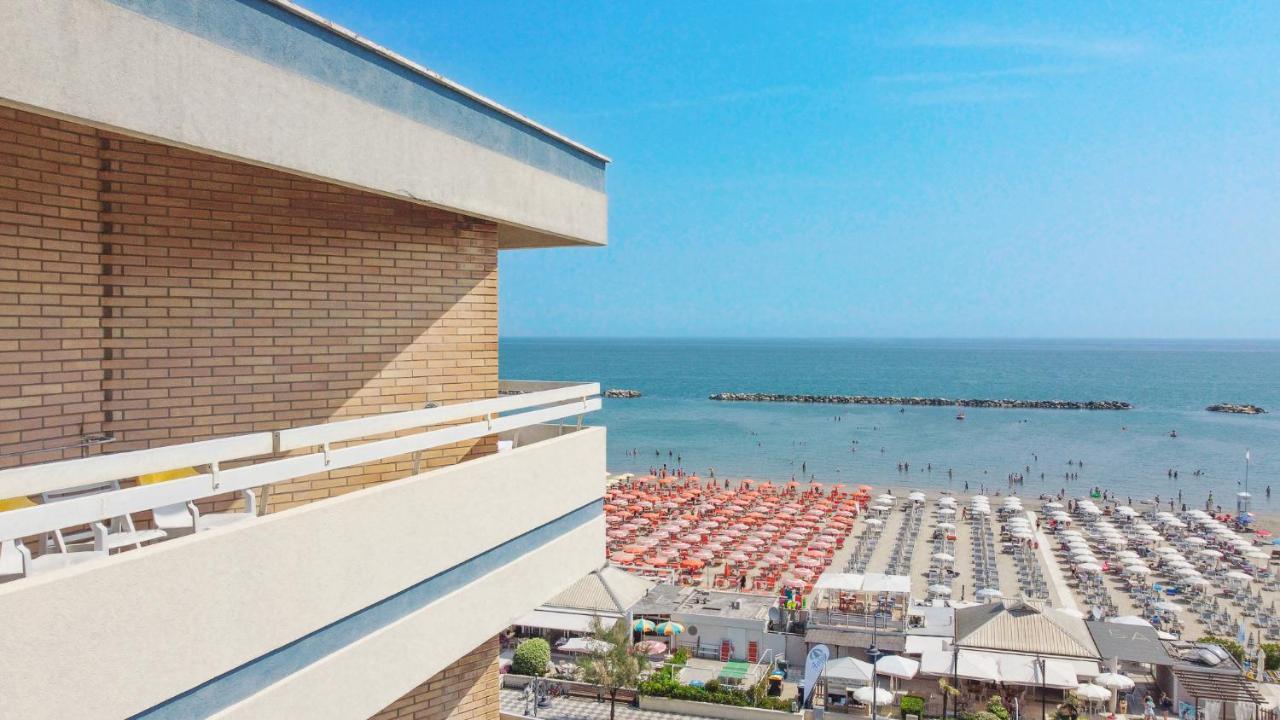 Hotel Caesar Cesenatico Dış mekan fotoğraf