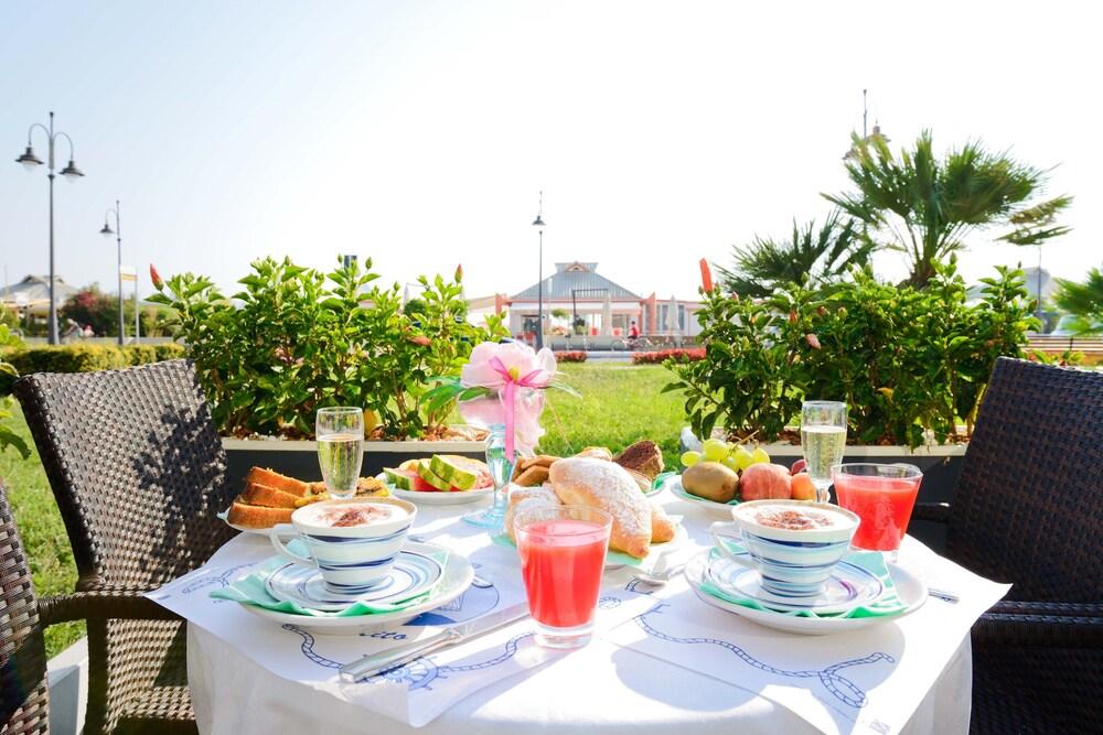 Hotel Caesar Cesenatico Dış mekan fotoğraf