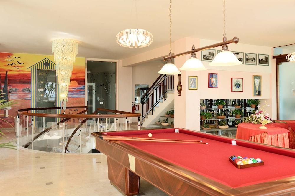 Hotel Caesar Cesenatico Dış mekan fotoğraf