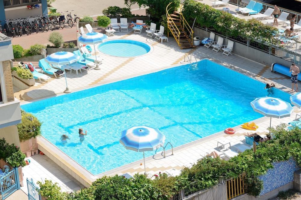 Hotel Caesar Cesenatico Dış mekan fotoğraf